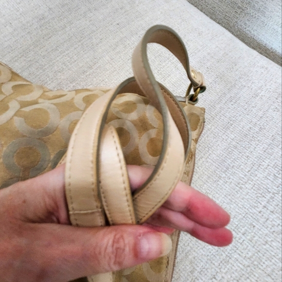Coach Gold Signature C's Crossbody Bag Purse - Picture 10 of 10
